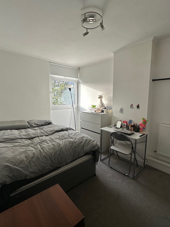 🌼Women Pref🌸 Double Room Near Battersea Bridge Main Photo