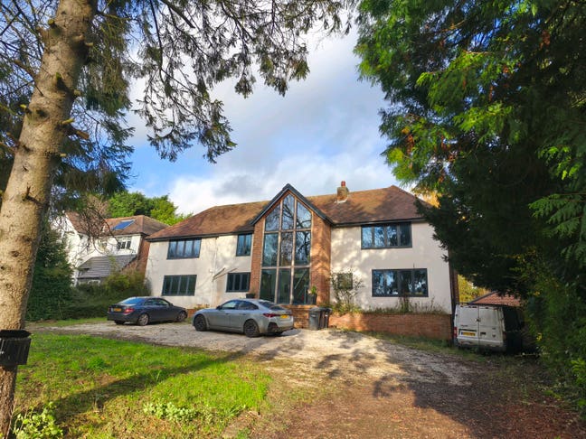 Enormous loft room + Own bathroom Main Photo
