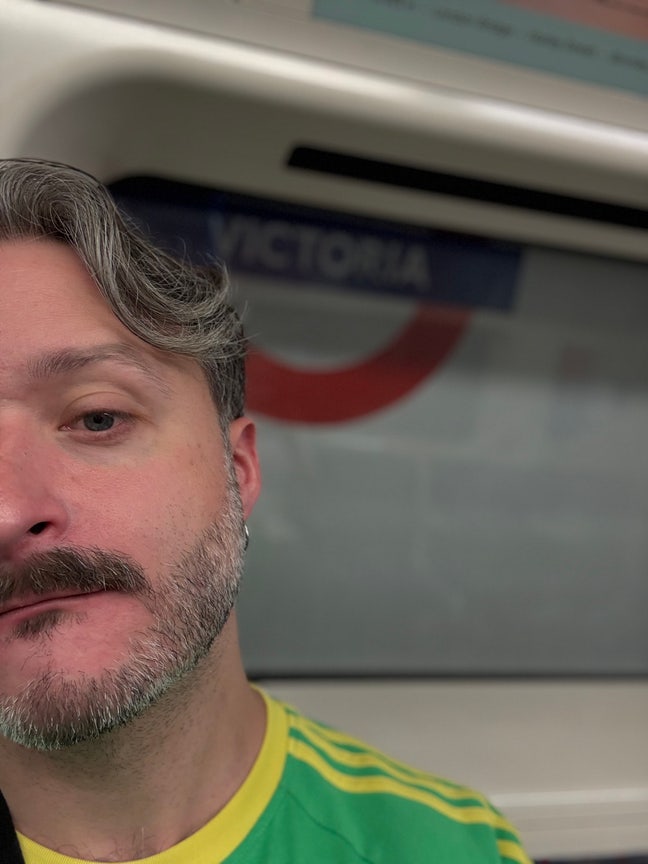 LFR in a gay houseshare SW London prefered Main Photo