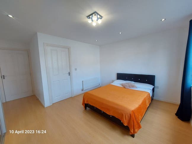 Spacious room EastCroydon Access2CentraLdn-Gatwick Main Photo