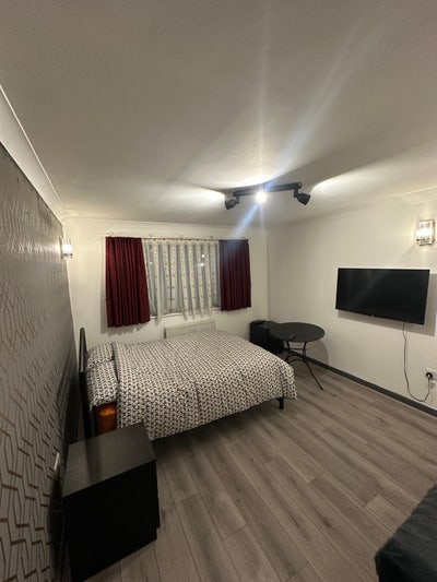 Spacious Double Bedroom Main Photo