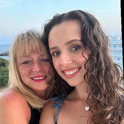 Professional Female seeks a double room Main Photo