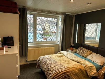 A Spacious double bedroom in Bristol, Kingswood  Main Photo