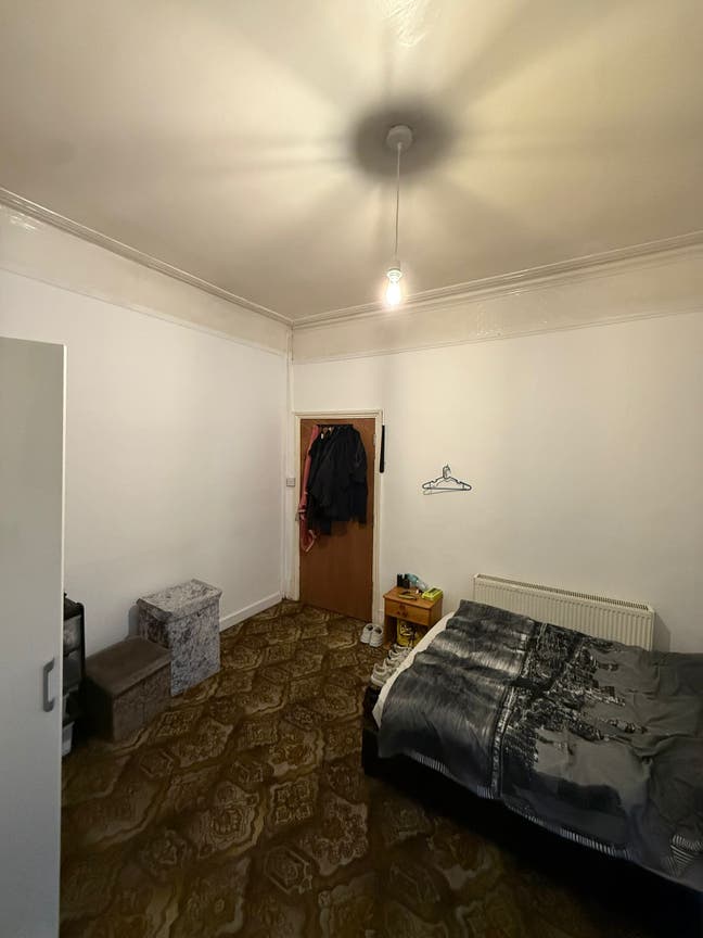 Lovely Big Room in Friendly House Main Photo