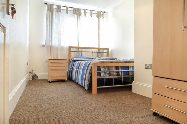 Double Room in Shared Flat – E14 🏠 Canary Wharf Main Photo