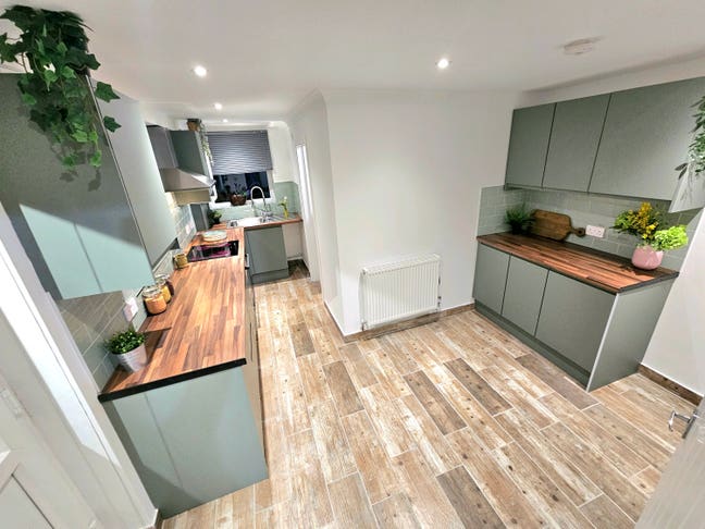 3 bed house, just refurbished Main Photo