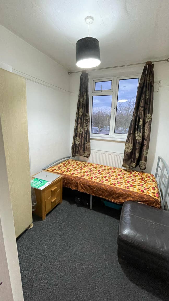 Friendly Flat Share Near ASDA Main Photo