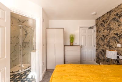 🛀 Stunning New Ensuite Bedrooms in Modern House Main Photo