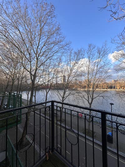 Surrey Docks - SE16 - Dock Water View  Main Photo