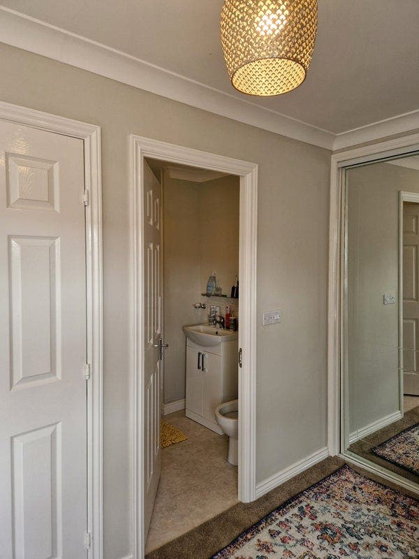 Double Room with Ensuite in Spacious Shared House  Main Photo