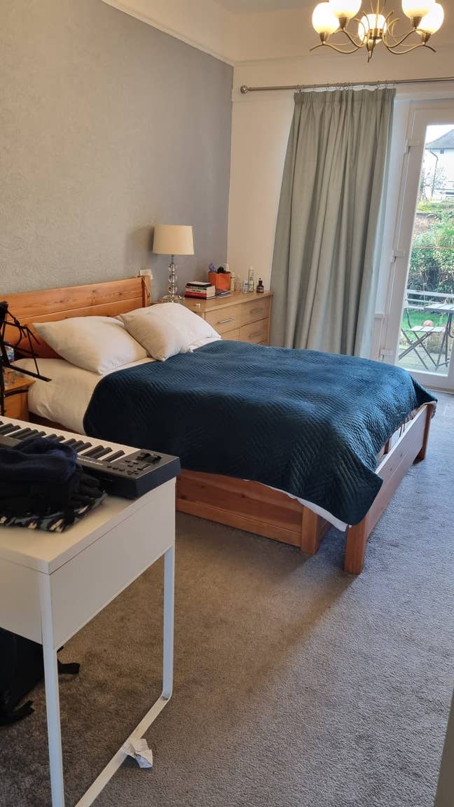 Large, spacious double room to rent in Isleworth Main Photo