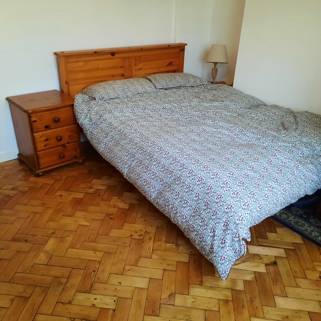 Comfortable double room with ensuite and kitchen  Main Photo