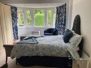 Luxury, very large, double room with ensuite.   Main Photo