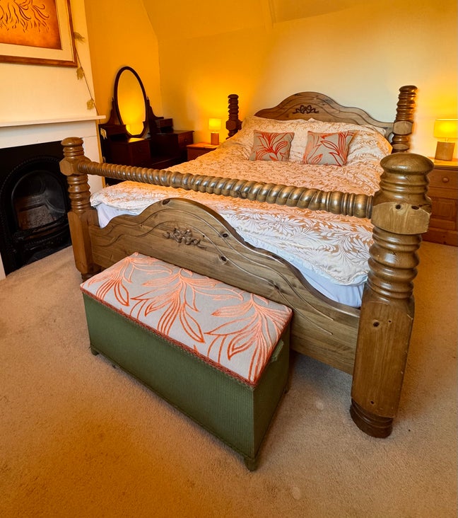 Lovely Double Bedroom  Main Photo