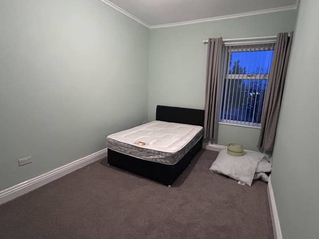 2 Rooms - Terraced House Morley Main Photo