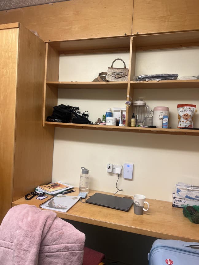 Feel free to call me Main Photo