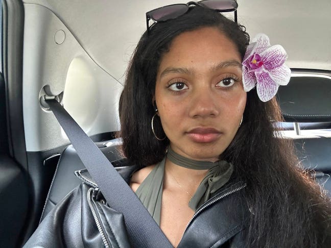 Professional Female seeks a double room Main Photo