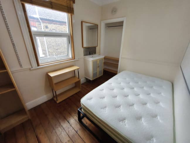 2 Double rooms in Manor House-Living Room & Garden Main Photo