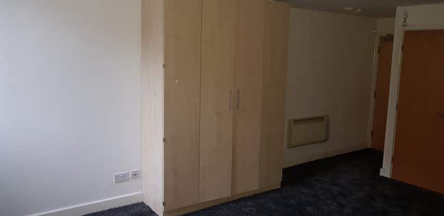  Studio Flat – Howgate House, Wakefield  Main Photo