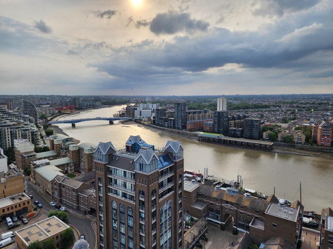 1 Bedroom in a Modern and Luxurious Building  Main Photo