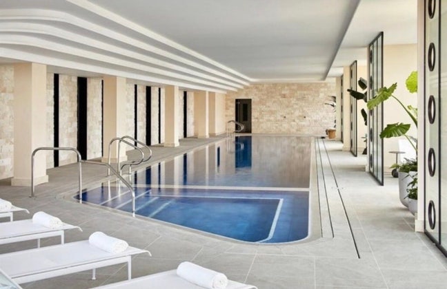 Modern Double Room with Private bathroom Main Photo