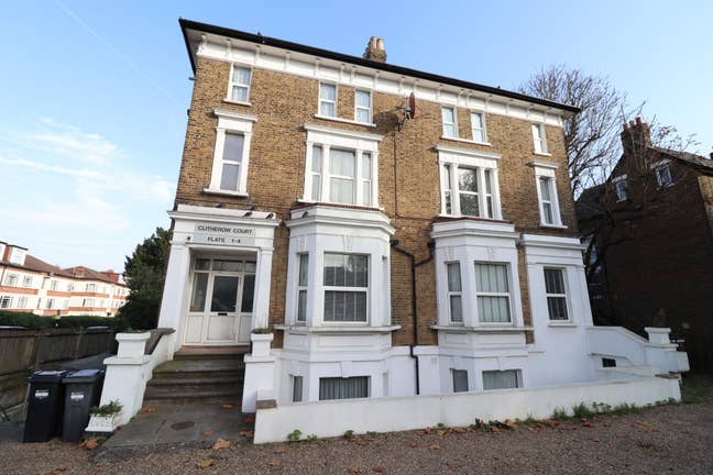 Cheapest Room by the Piccadilly Line!  Main Photo