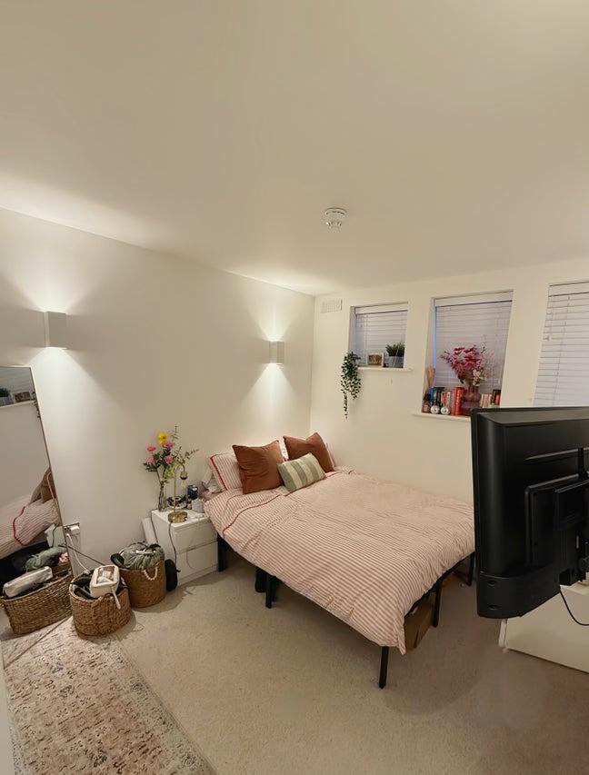  Double Room en-suite in Clapham North.  Main Photo
