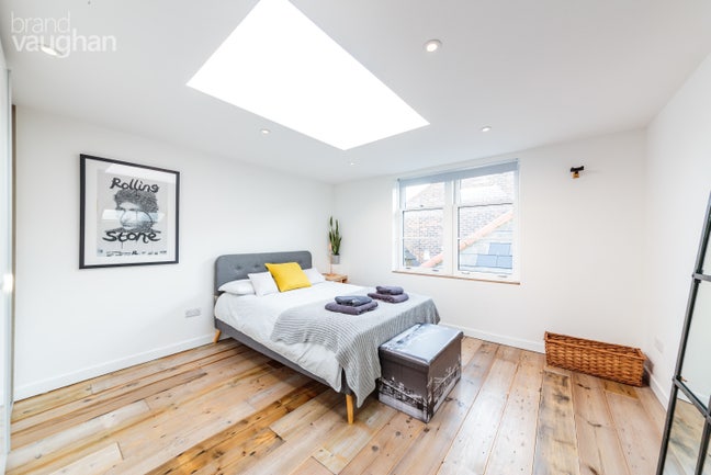 Large double room in central Brighton  Main Photo