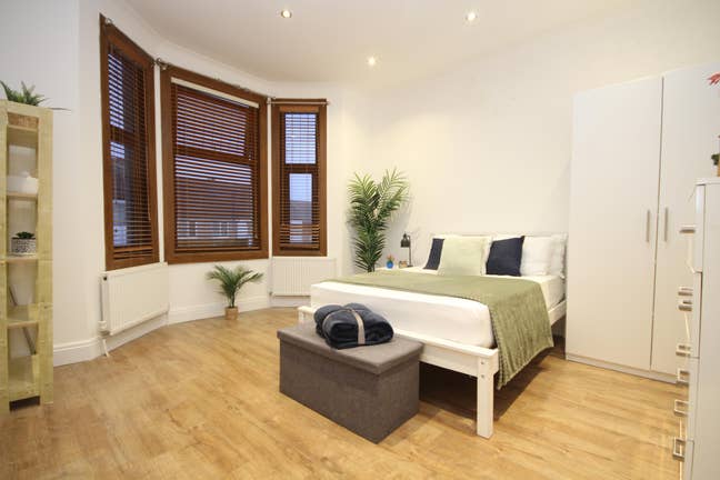 🏡✨Newly Refurbed House-Fantastic Room & Location! Main Photo