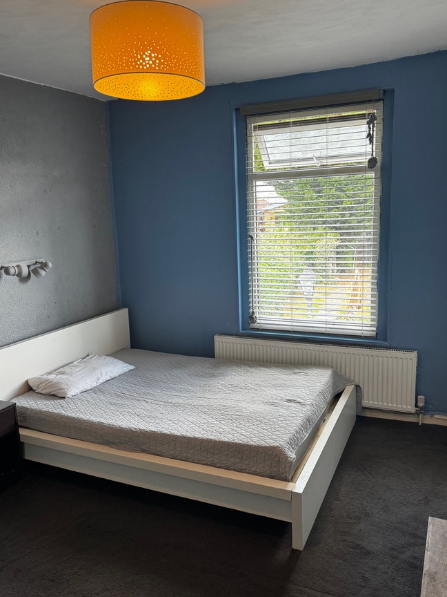 Big spacious room available in fishpond  Main Photo