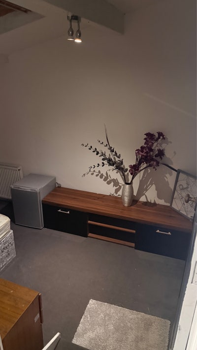 All inclusive double room in shared apartment Main Photo