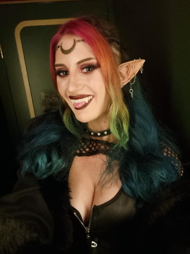 Queer neurodivergent vampire fae seeking coven  Main Photo