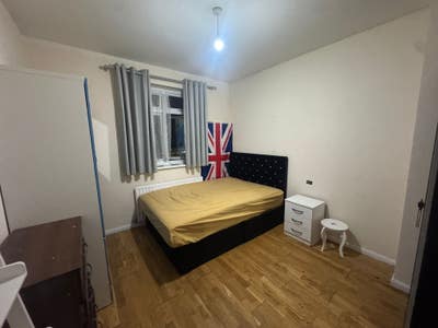 Room to Let – Wood Lane, Dagenham RM8  Main Photo