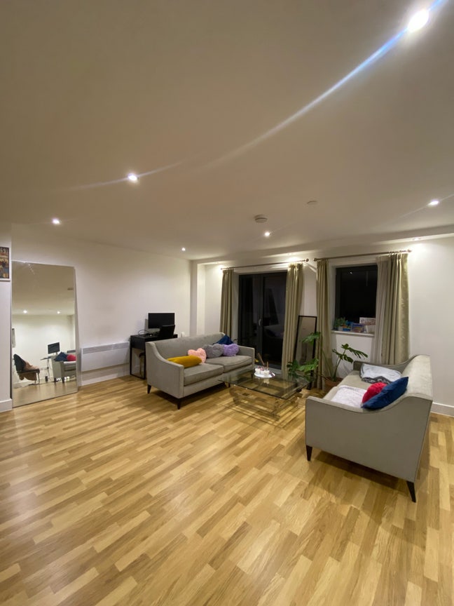 Duplex Apartment with huge living room in Leeds  Main Photo