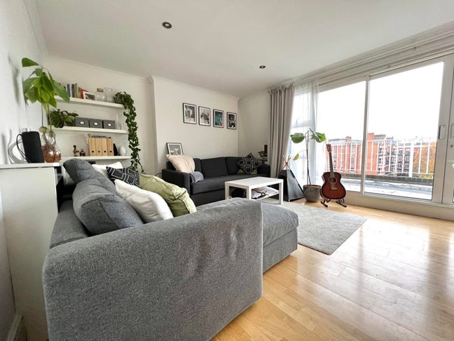 Luxury Ensuite-Duplex-Balcony-KensingtonChelsea Main Photo