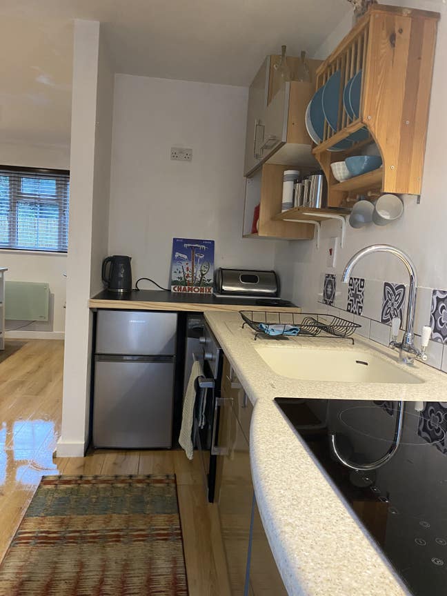 Cottage, Theale. All bills included. Main Photo