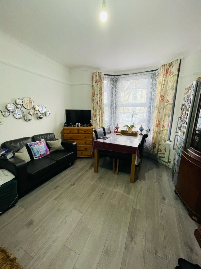 Single Room in Manor Park Main Photo