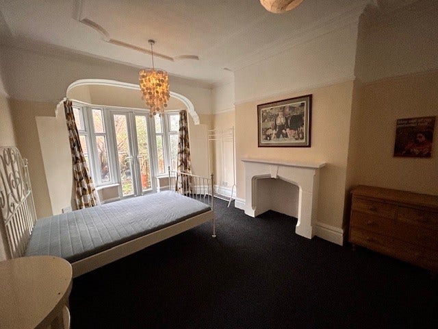 Large Double Room in Period Property-All Bills INC Main Photo