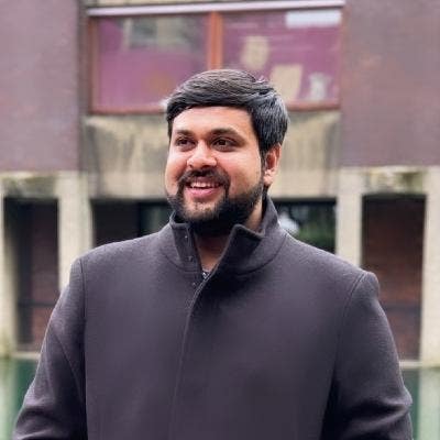 Studio room wanted Main Photo