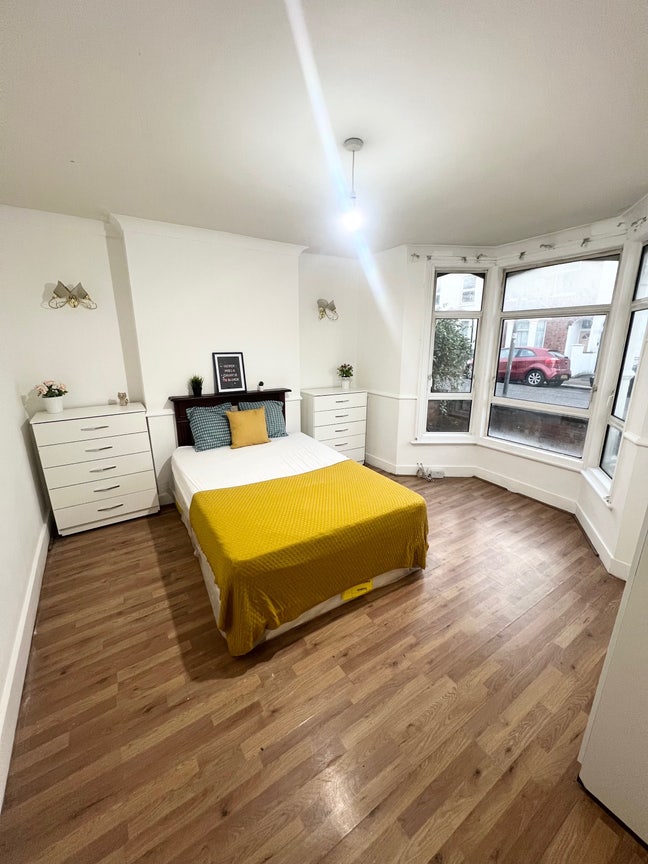 Fantastic Double/Twin Room in a Great Location Main Photo