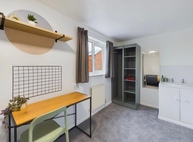 A double bed flat available for rent  Main Photo