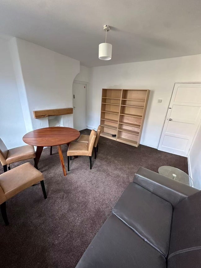 Room in zone 1  Main Photo