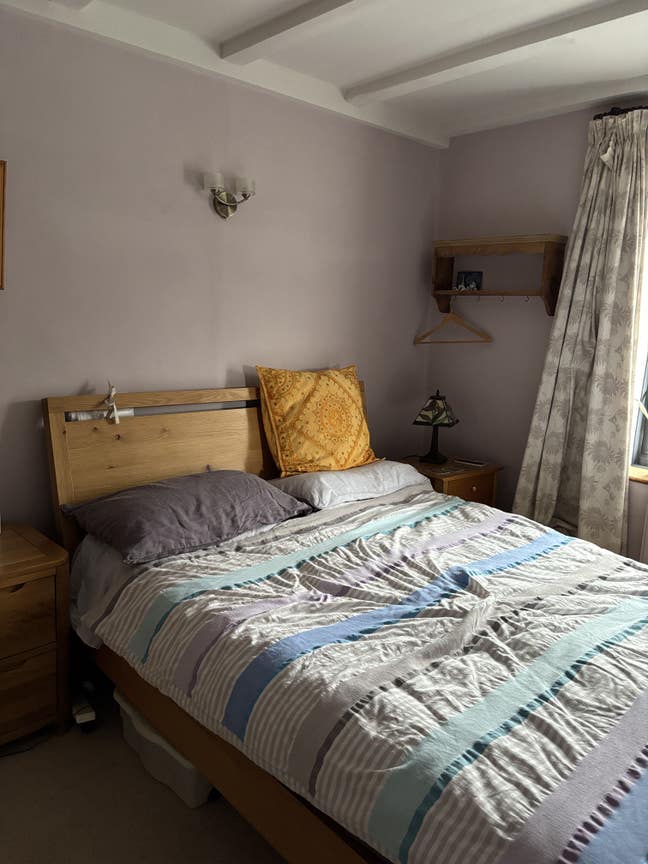 Lovely furnished en-suite room Main Photo