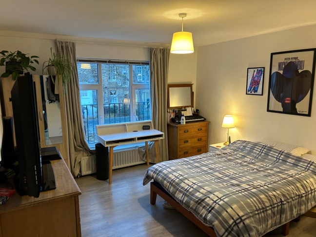 Spacious Double room in Stockwell  Main Photo