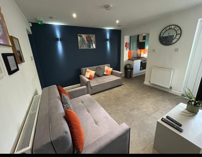 Looking for a Room Mates Main Photo