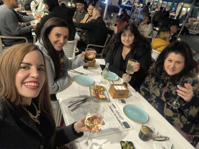 Looking for a nice place to share ☺️ Main Photo