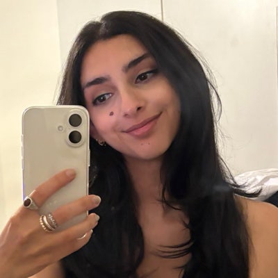 My name’s Parisa, I’m 31 and I work in fa... Main Photo