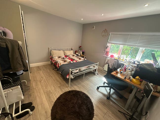 Room for rent Main Photo