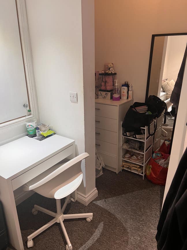 Double room available in student only house Main Photo