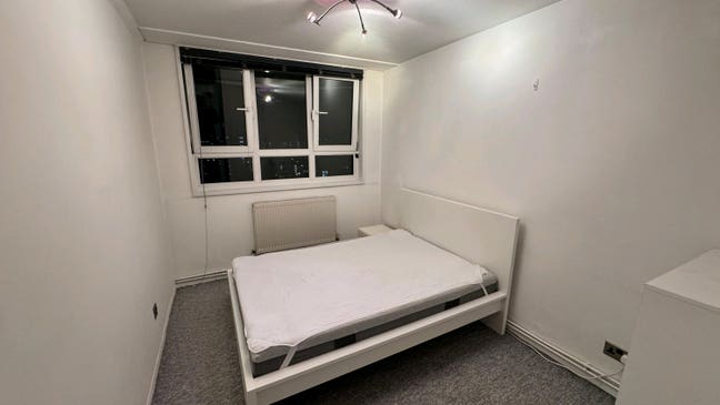 Double room in large two story flat in Stockwell Main Photo